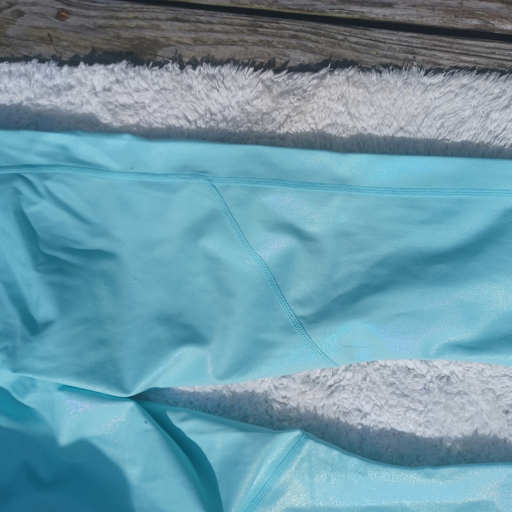 Aqua Blue Leggings - Fabletics size M iridescent